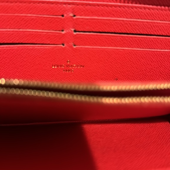 COPY - Louis Vuitton Zippy Wallet - Picture 6 of 6